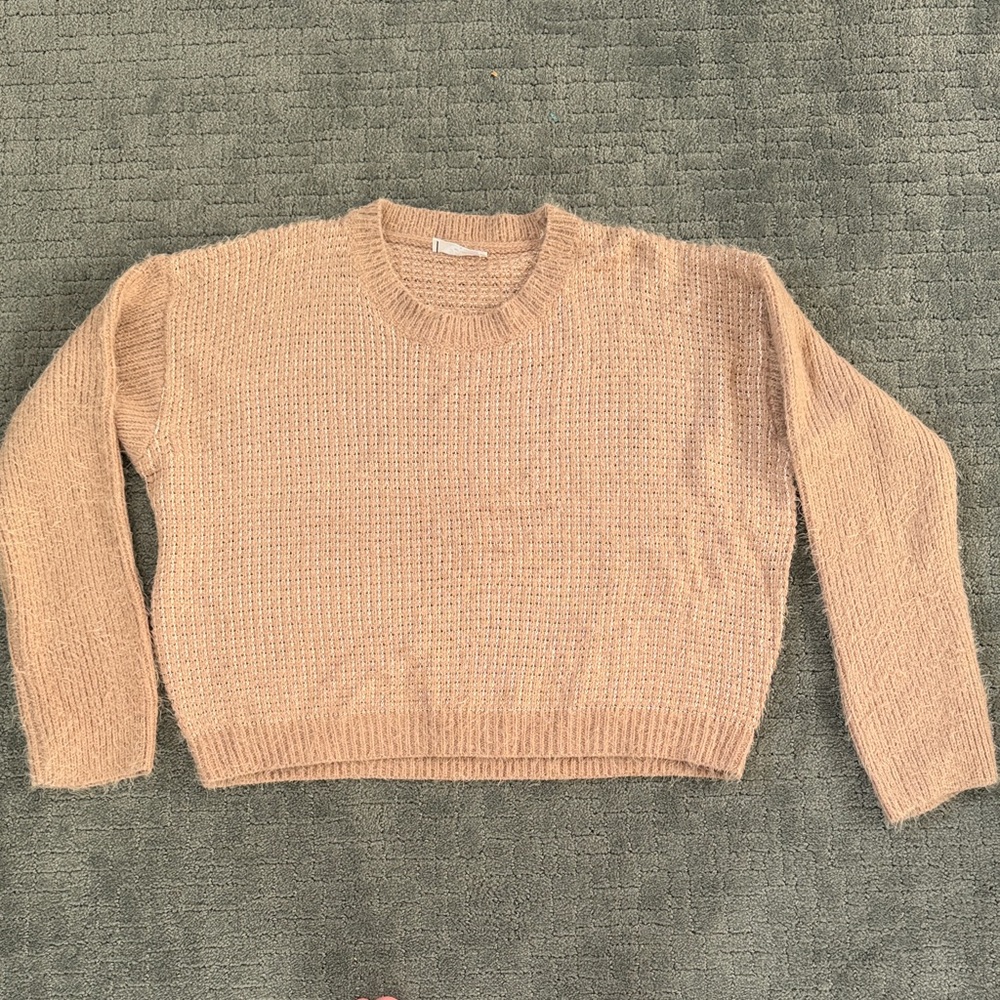 Sage Women's Crop Sweater in light pink